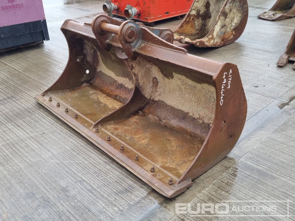 70" Ditching Bucket 60mm Pin to suit 10 Ton Excavator - 버킷 : 사진 1 70" Ditching Bucket 60mm Pin to suit 10 Ton Excavator - 버킷 : 사진 1