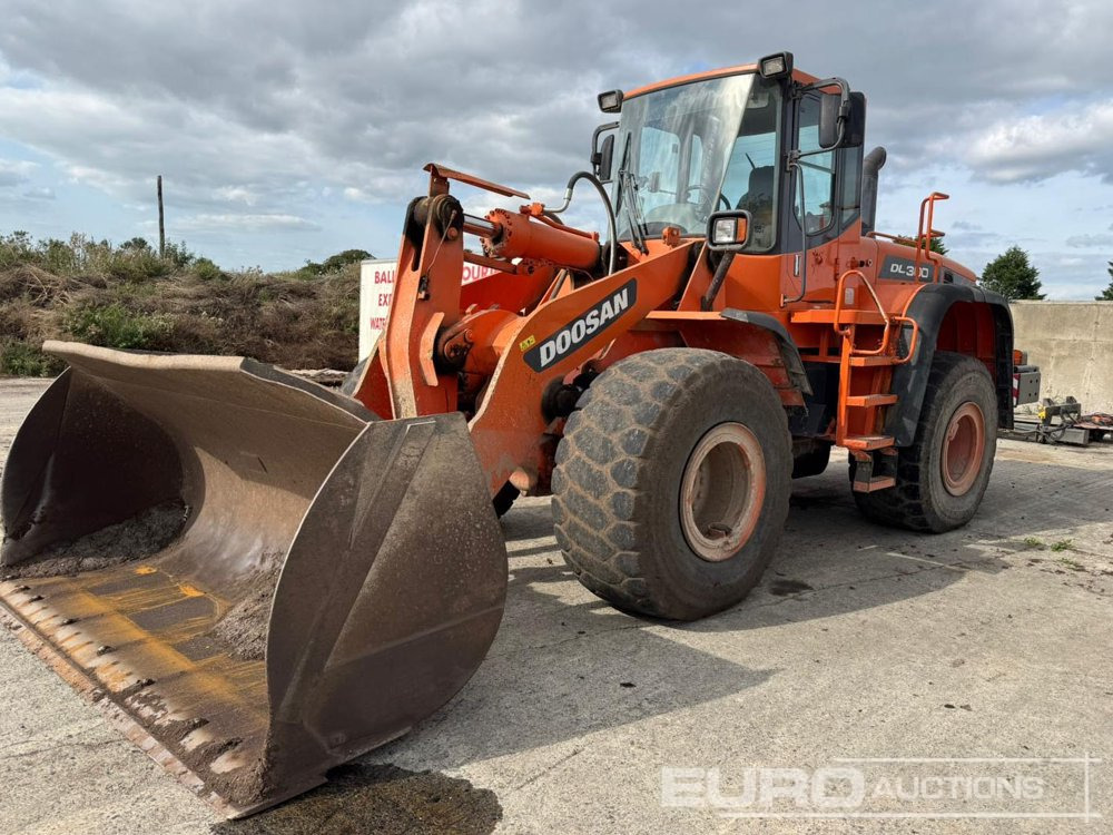 Doosan DL300 - 휠 로더 : 사진 1 Doosan DL300 - 휠 로더 : 사진 1
