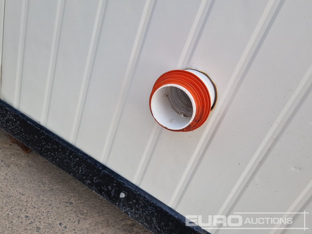 Double Cubicle Toliet (Cannot Be Reconsigned) - 배송 컨테이너 : 사진 5 Double Cubicle Toliet (Cannot Be Reconsigned) - 배송 컨테이너 : 사진 5