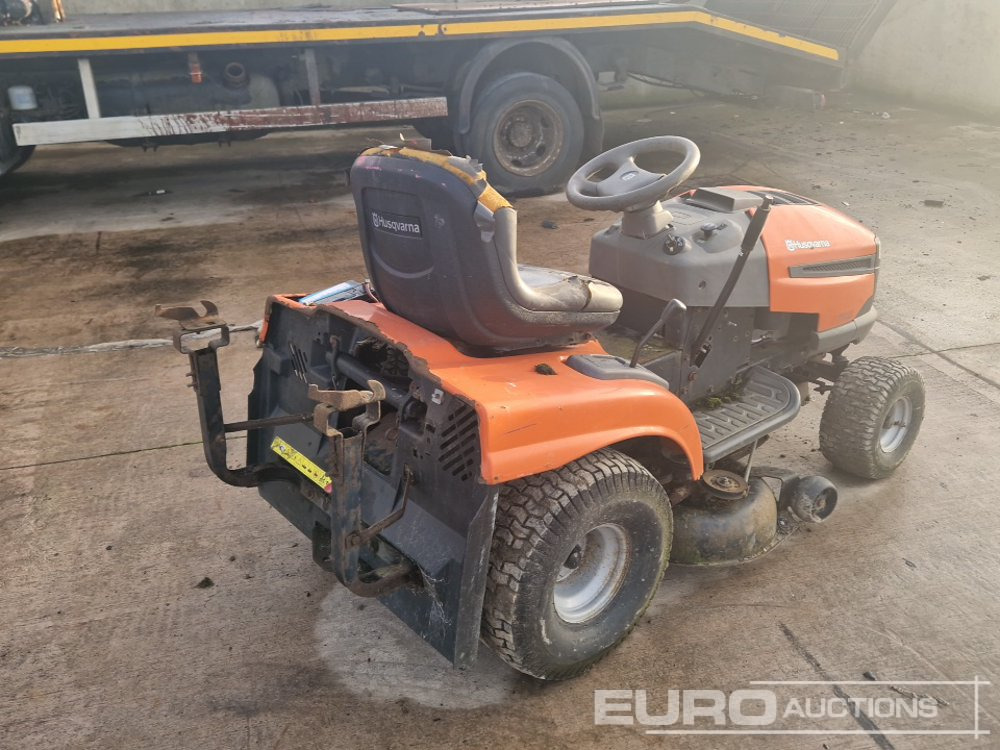 Husqvarna Petrol Ride on Lawnmower (Non Runner) - 정원 모어 : 사진 3 Husqvarna Petrol Ride on Lawnmower (Non Runner) - 정원 모어 : 사진 3