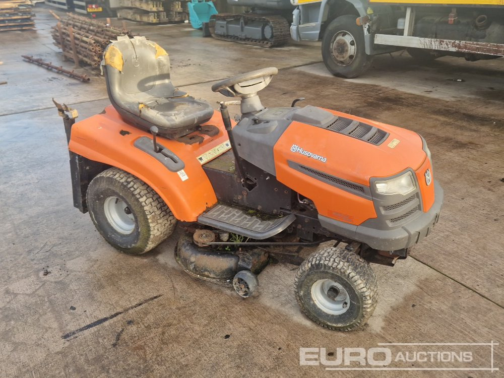Husqvarna Petrol Ride on Lawnmower (Non Runner) - 정원 모어 : 사진 4 Husqvarna Petrol Ride on Lawnmower (Non Runner) - 정원 모어 : 사진 4