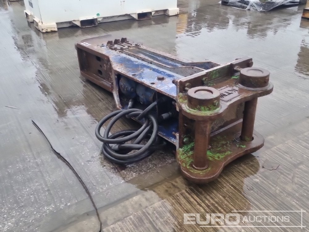 KTM Hydraulic Breaker 65mm Pin to suit 13 Ton Excavator - 유압 해머 : 사진 3 KTM Hydraulic Breaker 65mm Pin to suit 13 Ton Excavator - 유압 해머 : 사진 3