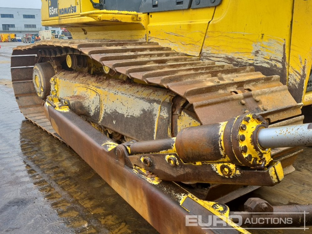 불도저 Komatsu D65PX-15 : 사진 16 불도저 Komatsu D65PX-15 : 사진 16