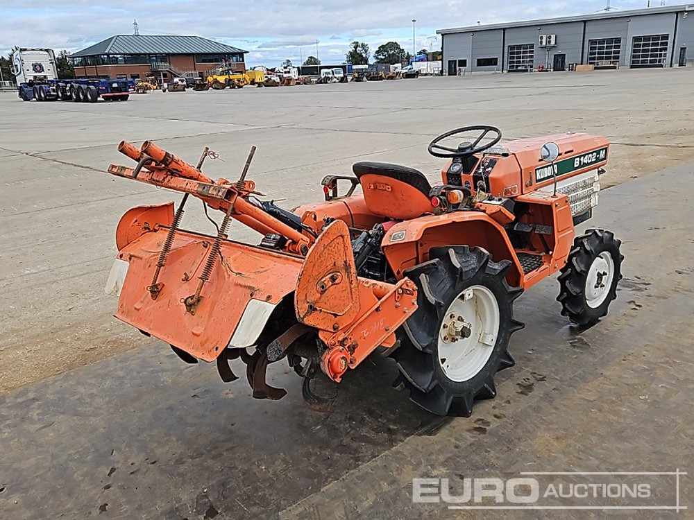 Kubota B1402-M - 스트래들 트랙터 : 사진 5 Kubota B1402-M - 스트래들 트랙터 : 사진 5