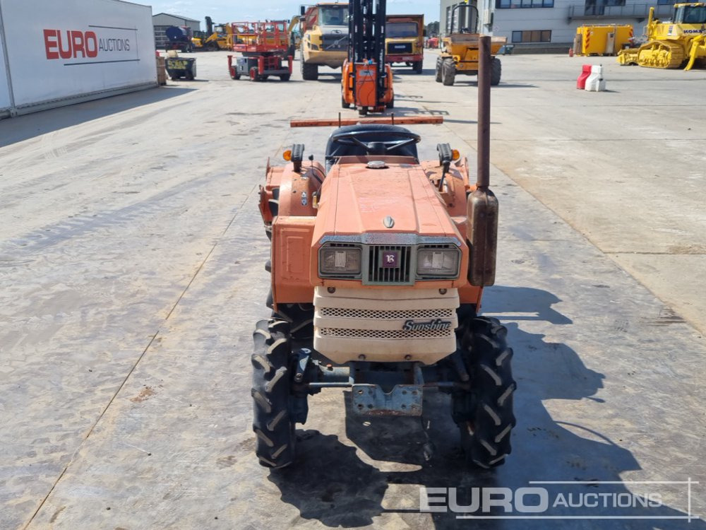 스트래들 트랙터 Kubota B1502 : 사진 8