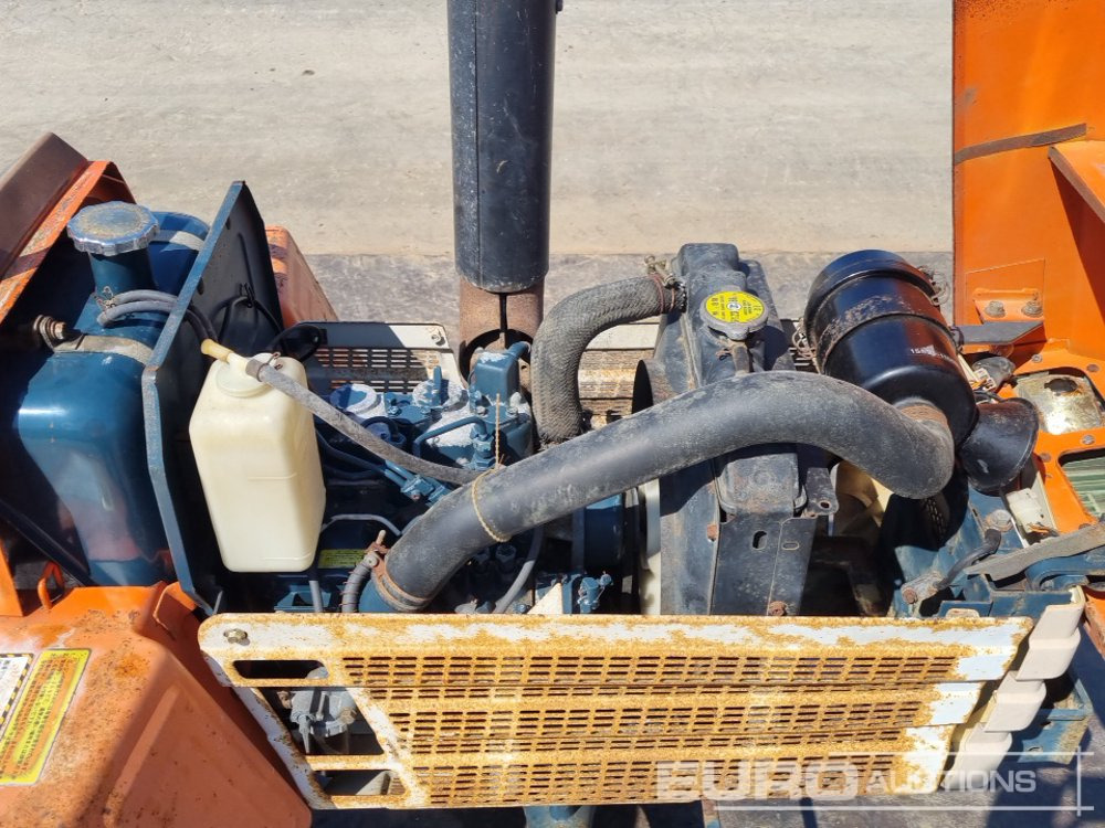 스트래들 트랙터 Kubota B1502 : 사진 17