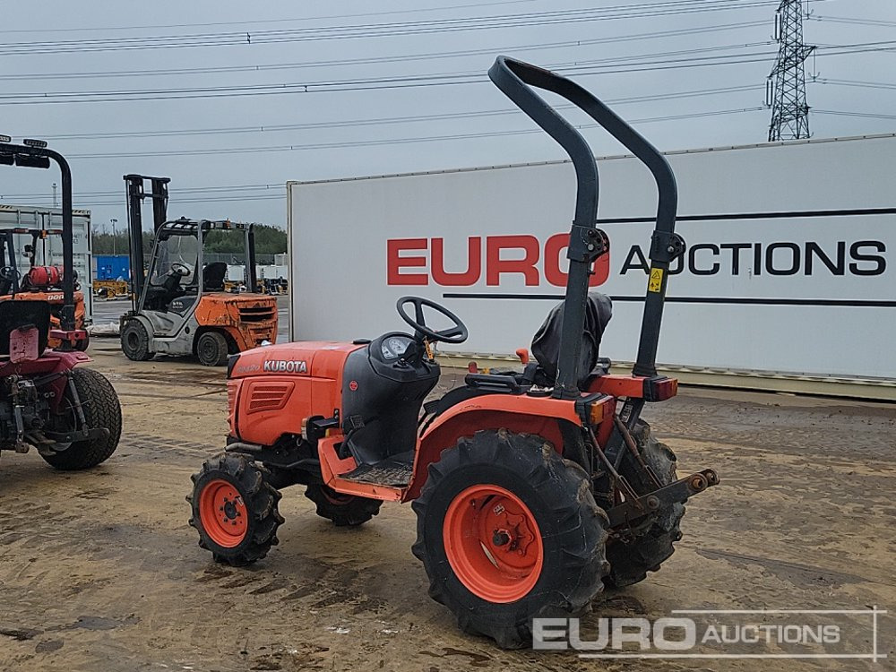 Kubota B2420 - 스트래들 트랙터 : 사진 3 Kubota B2420 - 스트래들 트랙터 : 사진 3