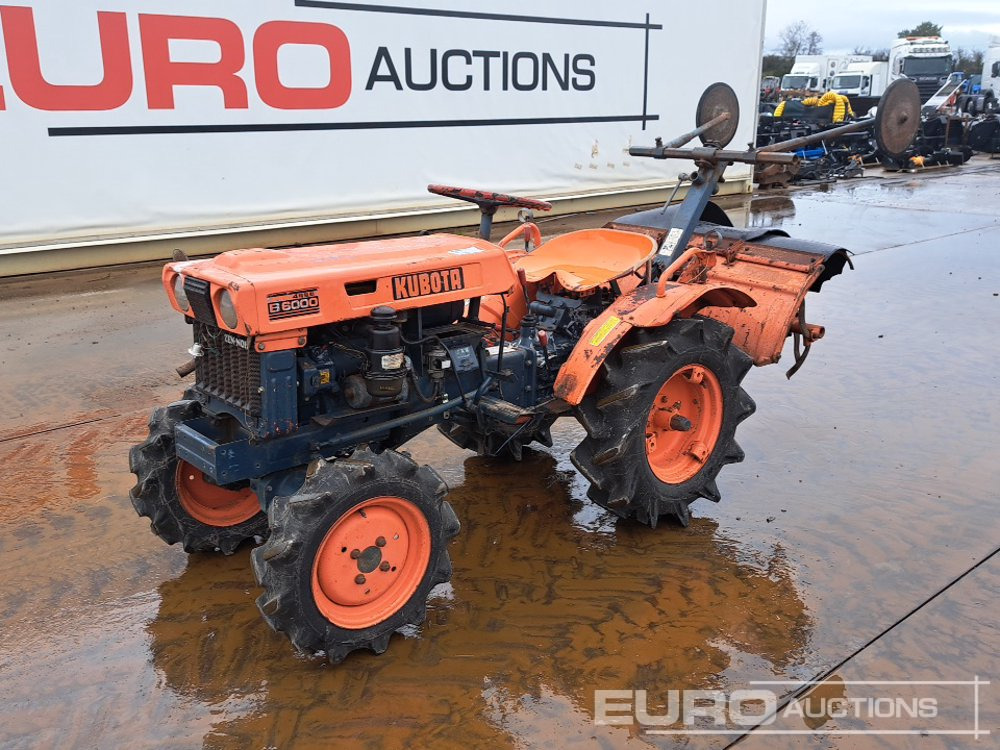 Kubota B6000 - 스트래들 트랙터 : 사진 1 Kubota B6000 - 스트래들 트랙터 : 사진 1
