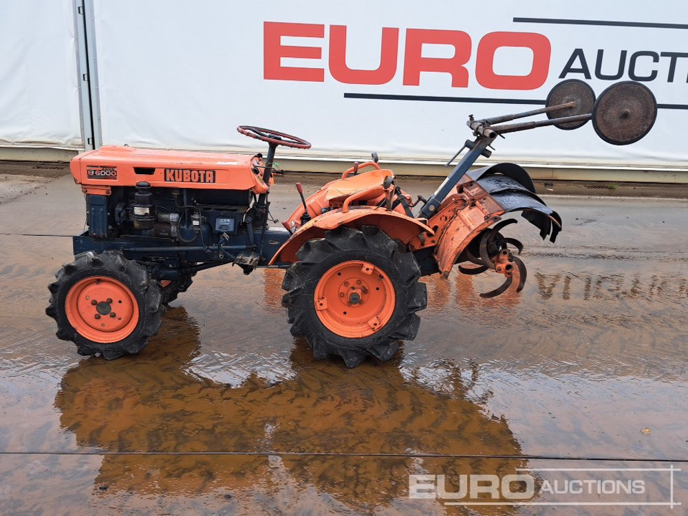 Kubota B6000 - 스트래들 트랙터 : 사진 2 Kubota B6000 - 스트래들 트랙터 : 사진 2
