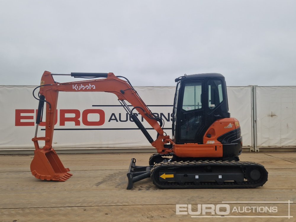 Kubota U55-4 - 미니 굴삭기 : 사진 2 Kubota U55-4 - 미니 굴삭기 : 사진 2