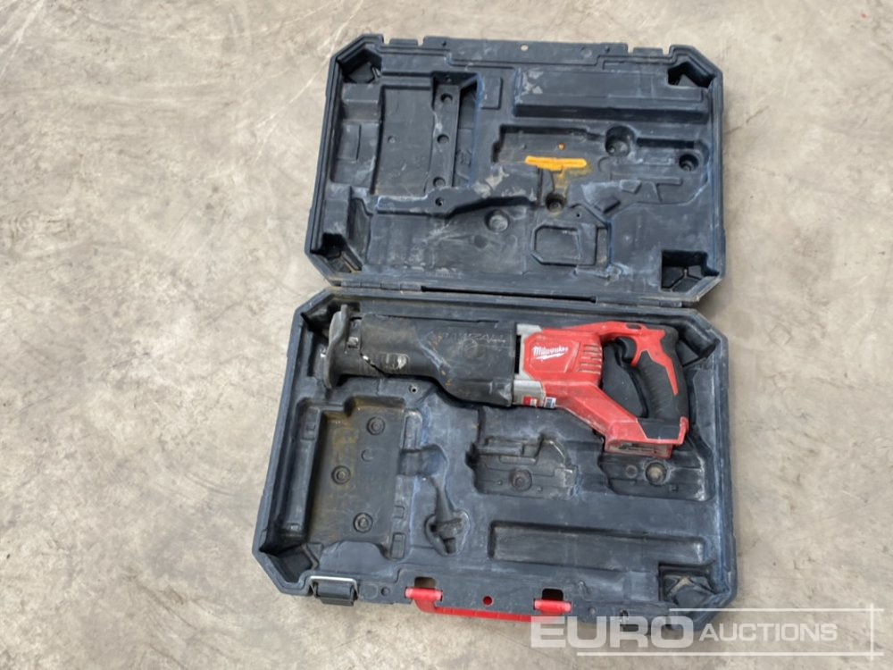 Milwaukee M18 18 Volt Recip Saw (Body & Case Only) - 건설장비 : 사진 2 Milwaukee M18 18 Volt Recip Saw (Body & Case Only) - 건설장비 : 사진 2