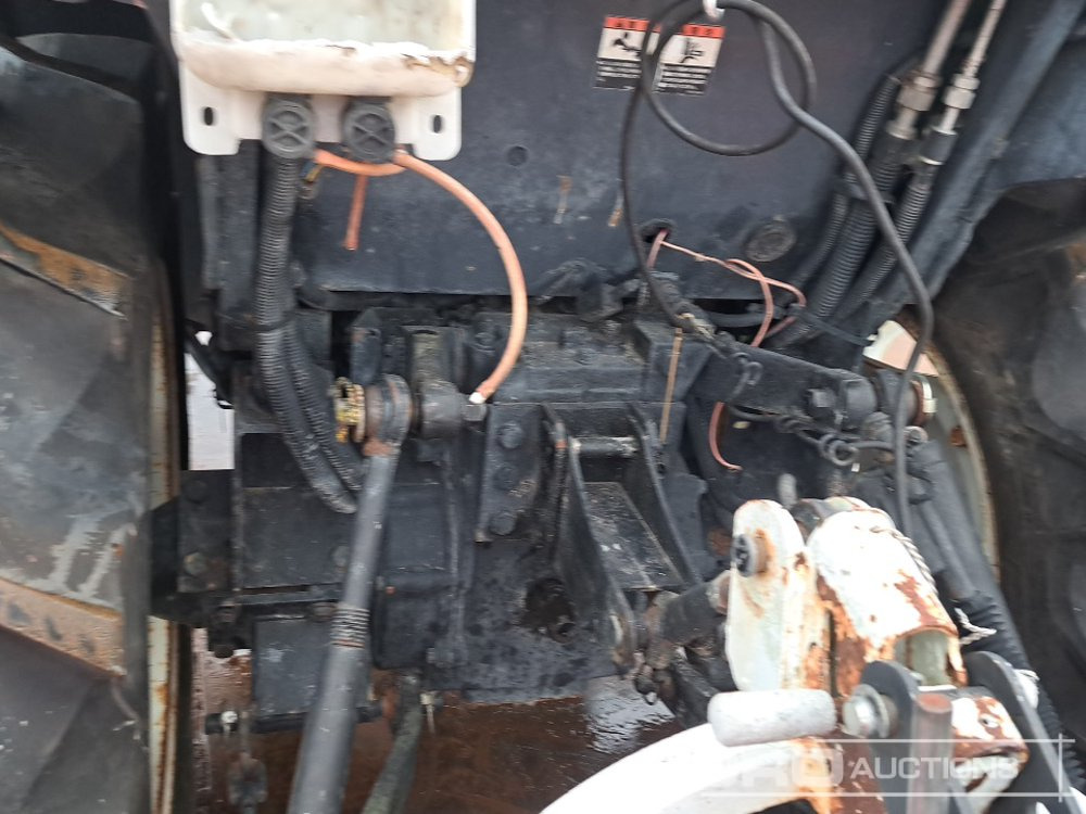 스트래들 트랙터 Mitsubishi MT246 : 사진 39