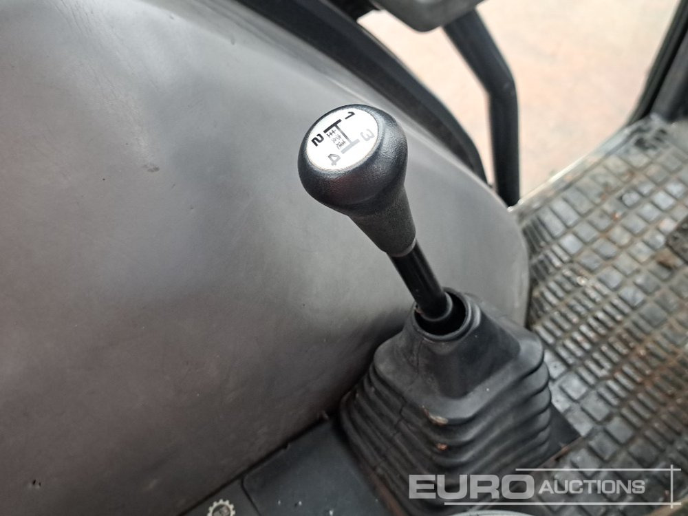 스트래들 트랙터 Mitsubishi MT246 : 사진 16