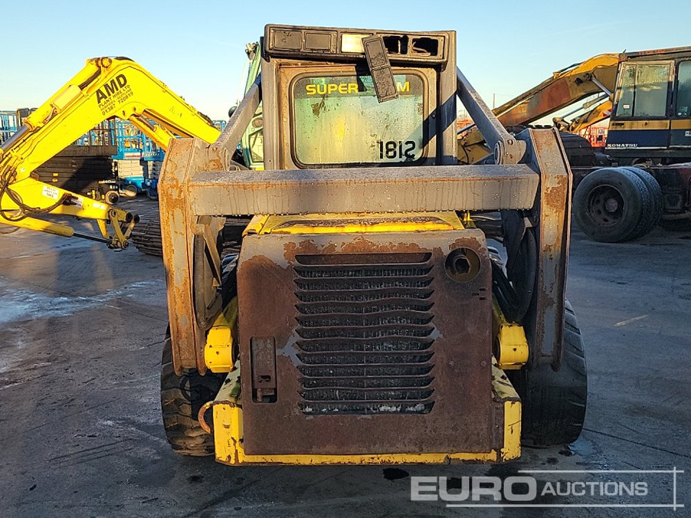 New Holland LS180 - 스키드 스티어 로더 : 사진 4 New Holland LS180 - 스키드 스티어 로더 : 사진 4