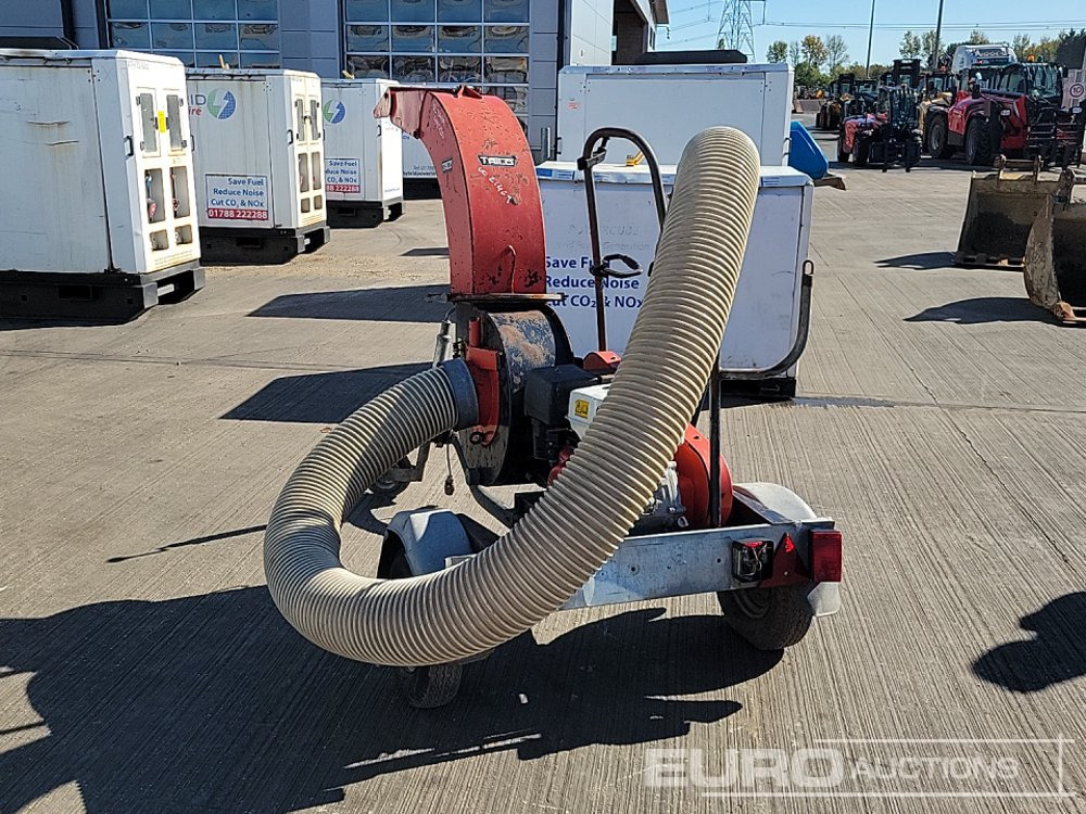 Trilo Petrol Towable Vacuum Loader, Honda Engine - 농업용 기계 : 사진 3 Trilo Petrol Towable Vacuum Loader, Honda Engine - 농업용 기계 : 사진 3
