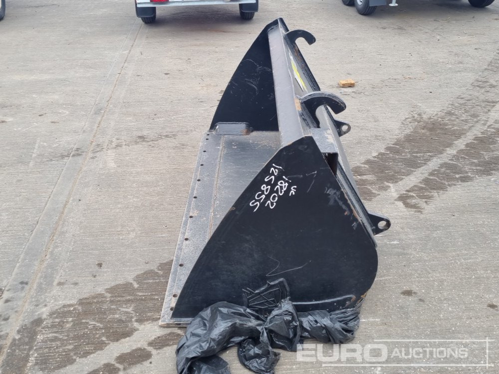 Unused 2024 Rhinox 72" Loading Bucket to suit Telehandler - 버킷 : 사진 4 Unused 2024 Rhinox 72" Loading Bucket to suit Telehandler - 버킷 : 사진 4