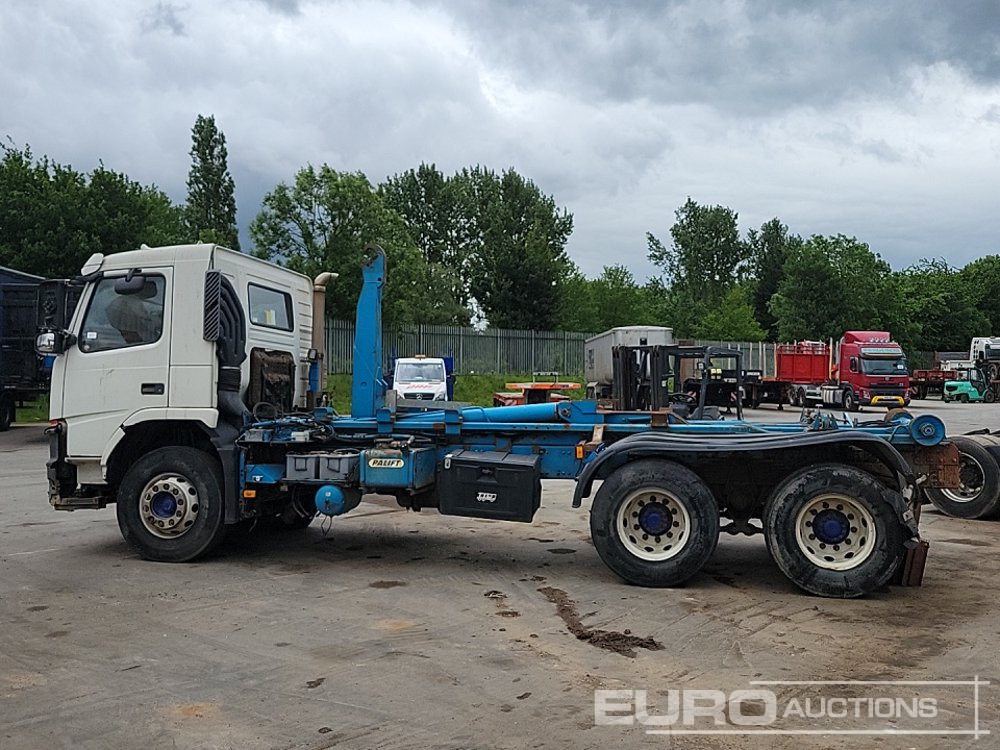 Volvo FM9 - 후크 리프트 트럭 : 사진 2 Volvo FM9 - 후크 리프트 트럭 : 사진 2