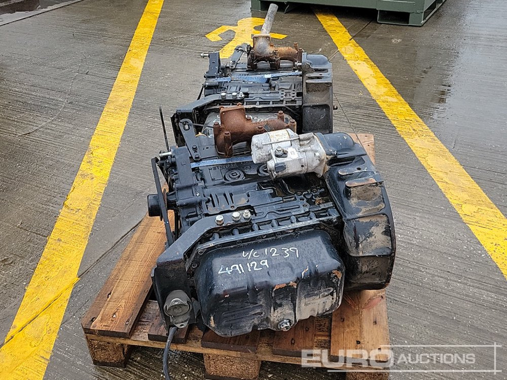Yanmar 3 Cylinder Engine (2 of) - 엔진 : 사진 4 Yanmar 3 Cylinder Engine (2 of) - 엔진 : 사진 4
