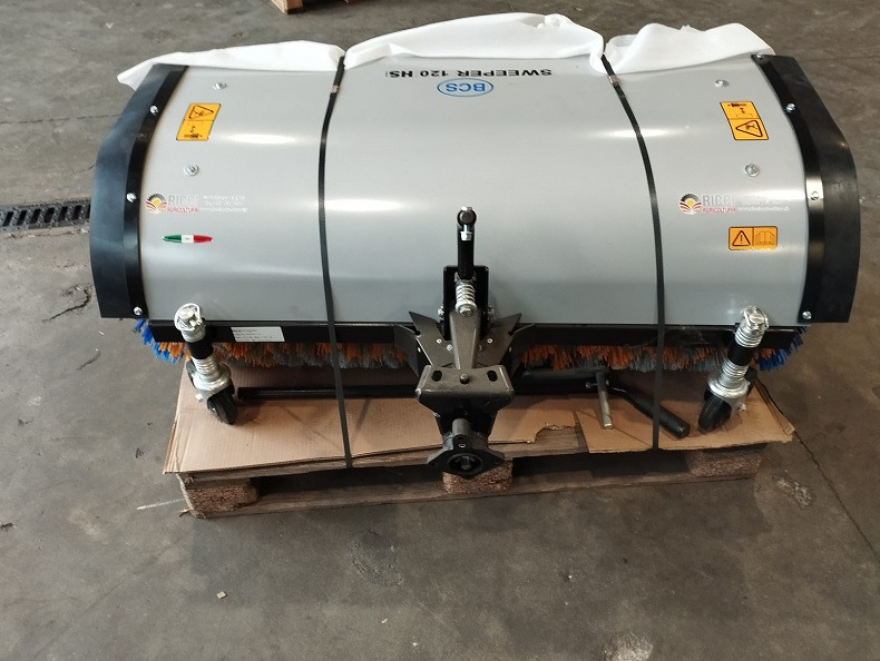 BCS Spazzatrice SWEEPER 120 - 빗자루 : 사진 1 BCS Spazzatrice SWEEPER 120 - 빗자루 : 사진 1