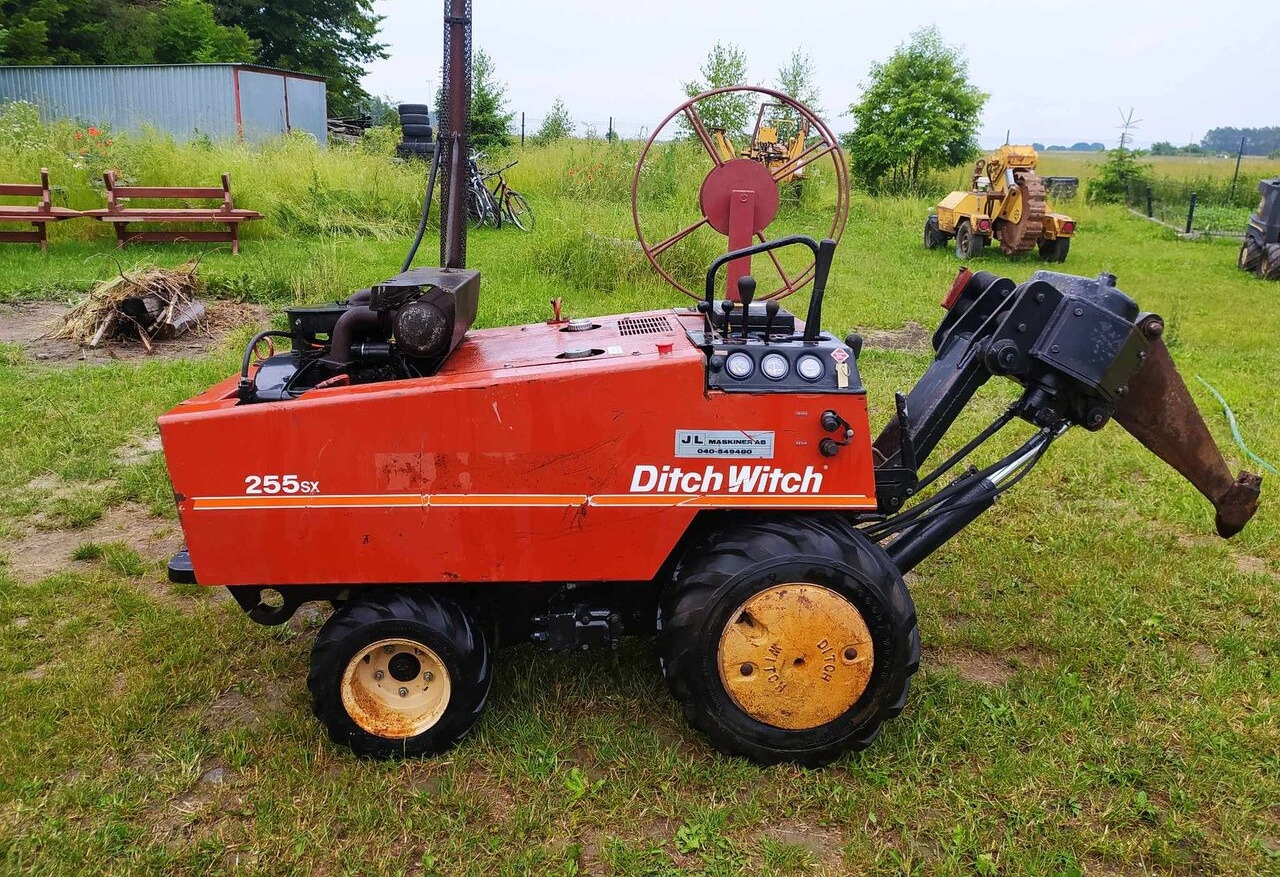 Ditch-Witch 255 SX - 트렌처 : 사진 1 Ditch-Witch 255 SX - 트렌처 : 사진 1
