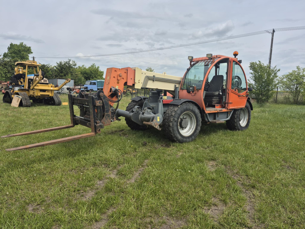 JLG 4013 - 망원형 휠 로더 : 사진 3 JLG 4013 - 망원형 휠 로더 : 사진 3
