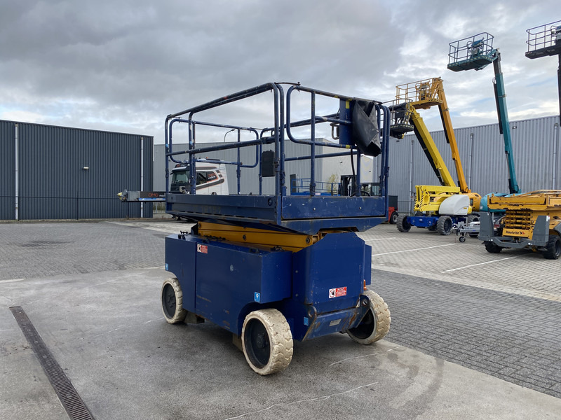 Iteco IT12151, Schaar hoogwerker, 14 meter - 시저 리프트 : 사진 4 Iteco IT12151, Schaar hoogwerker, 14 meter - 시저 리프트 : 사진 4