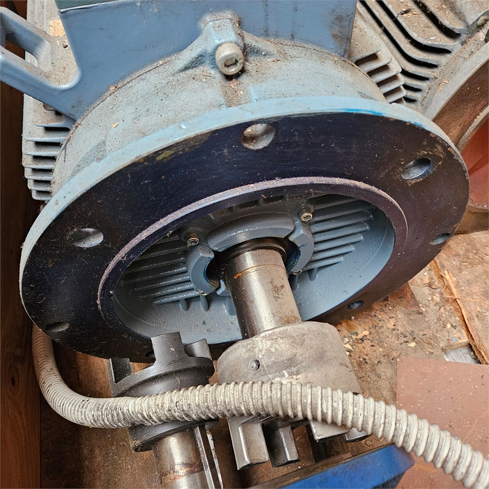 ABB MT80A19F100-2 / M3AA180MLB4 - 기계 공구 : 사진 5 ABB MT80A19F100-2 / M3AA180MLB4 - 기계 공구 : 사진 5