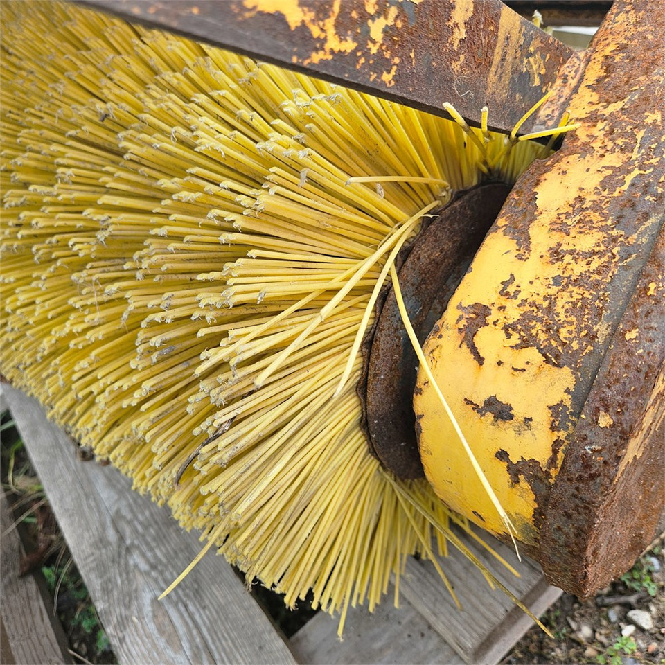 ABC Unknown - 빗자루 : 사진 4 ABC Unknown - 빗자루 : 사진 4