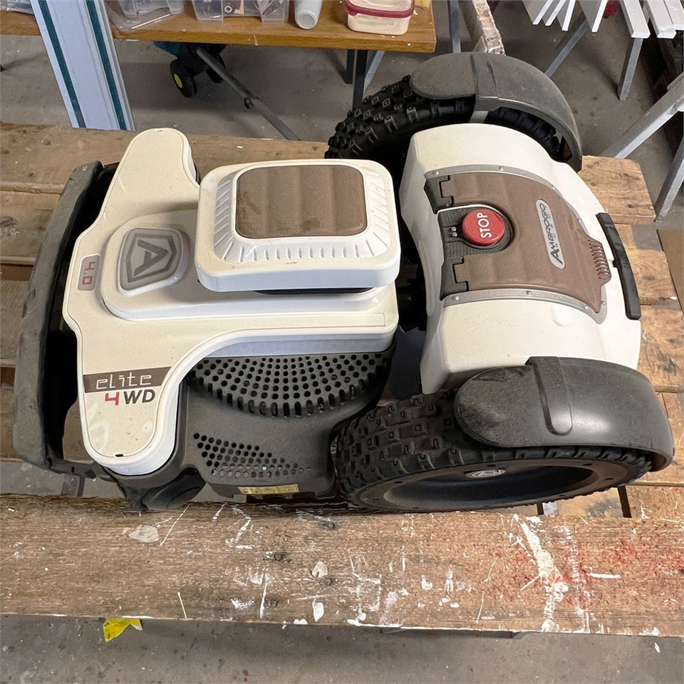 Ambrogio 4.0 Elite Premium 4 wd - 정원 모어 : 사진 1 Ambrogio 4.0 Elite Premium 4 wd - 정원 모어 : 사진 1