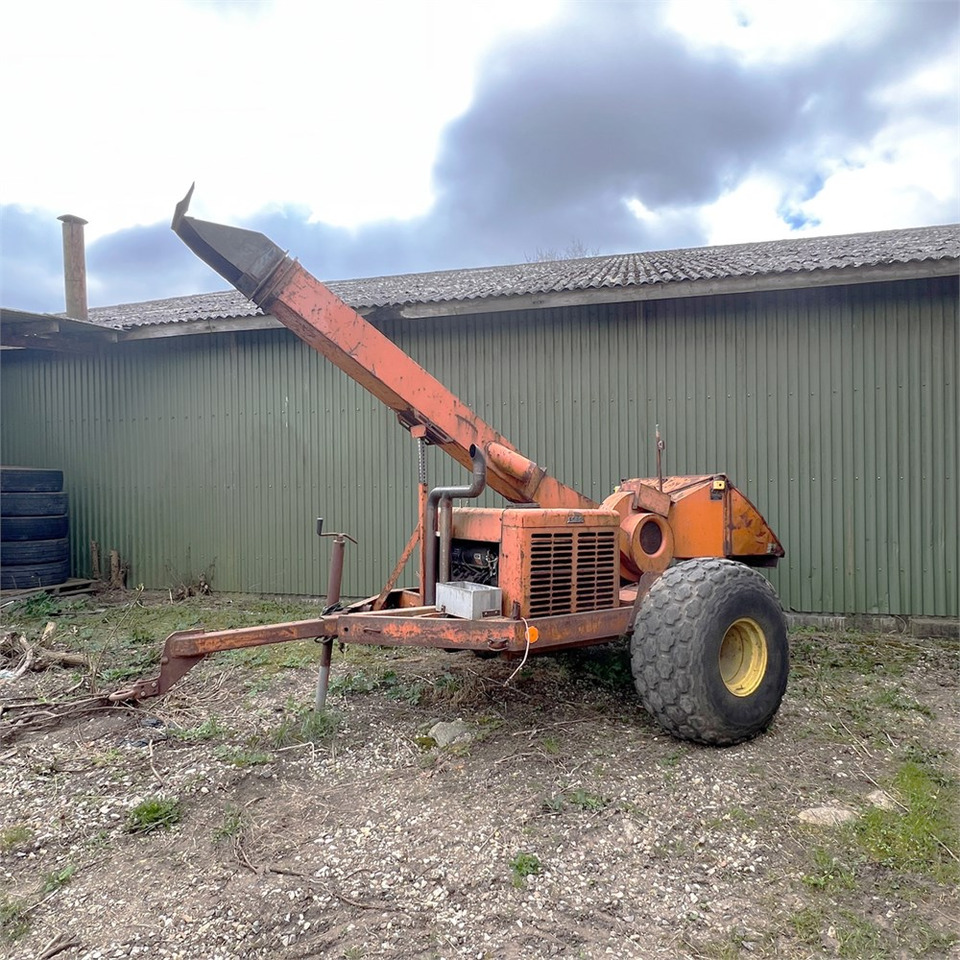 Asplundh Whisper Chipper - 톱밥 제조기 : 사진 1 Asplundh Whisper Chipper - 톱밥 제조기 : 사진 1