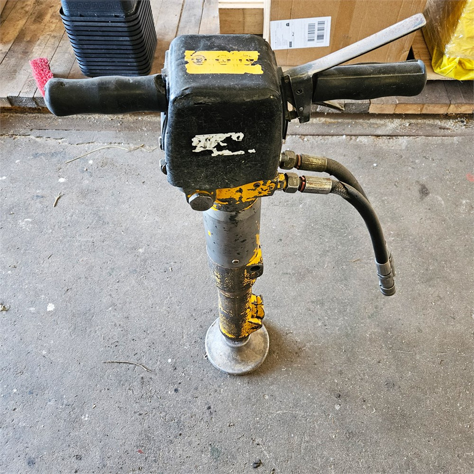 Atlas Copco LP 13-30 P - 건설장비 : 사진 4 Atlas Copco LP 13-30 P - 건설장비 : 사진 4