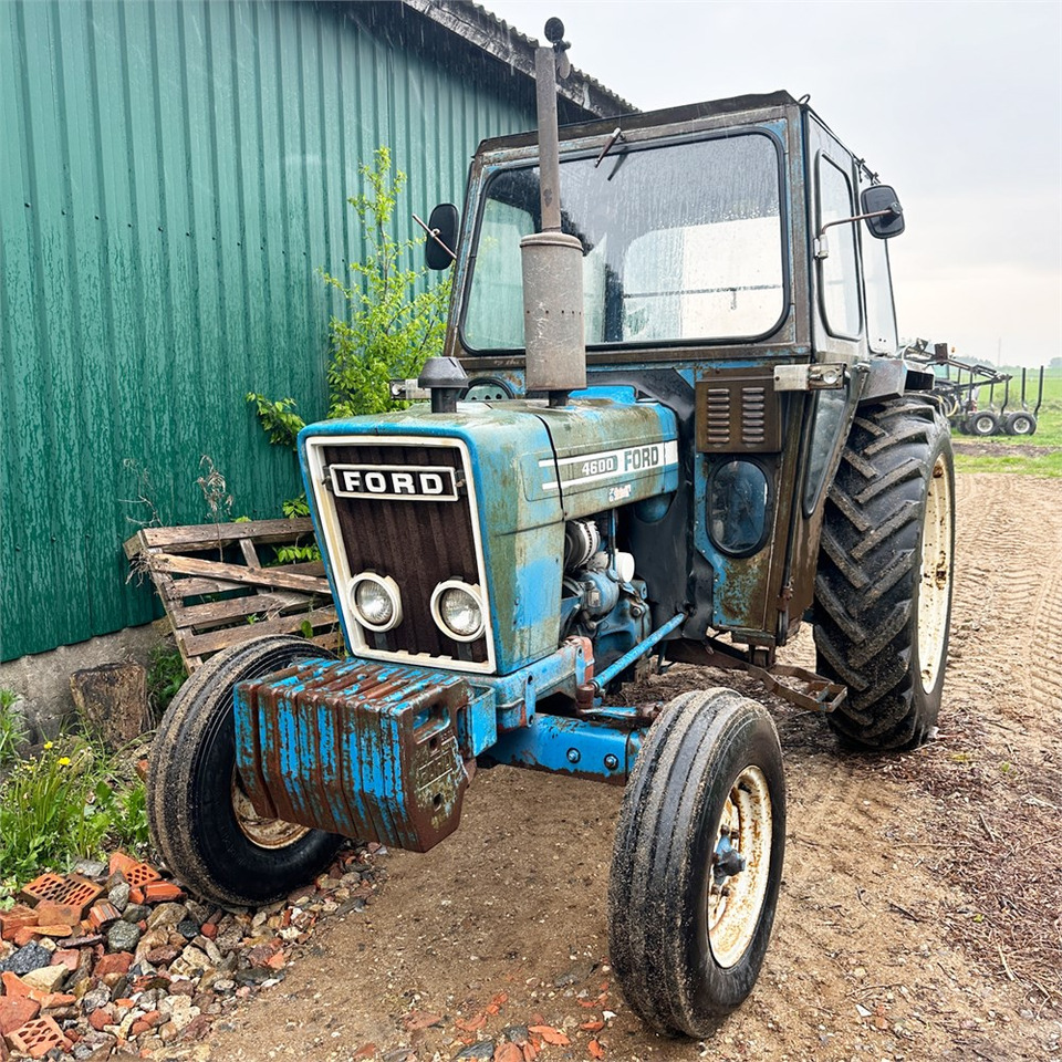 Ford 4600 - 장궤형 트랙터 : 사진 2 Ford 4600 - 장궤형 트랙터 : 사진 2