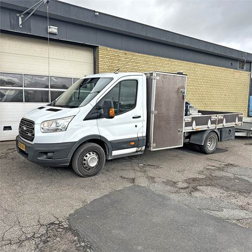 Ford Transit 2.2 TDCi (155HK) Chassis RWD Man - 드롭사이드/ 플랫베드 트럭 : 사진 1 Ford Transit 2.2 TDCi (155HK) Chassis RWD Man - 드롭사이드/ 플랫베드 트럭 : 사진 1