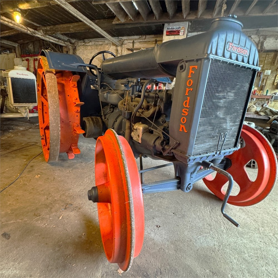Fordson N - 장궤형 트랙터 : 사진 5 Fordson N - 장궤형 트랙터 : 사진 5