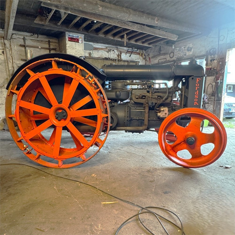 Fordson N - 장궤형 트랙터 : 사진 4 Fordson N - 장궤형 트랙터 : 사진 4