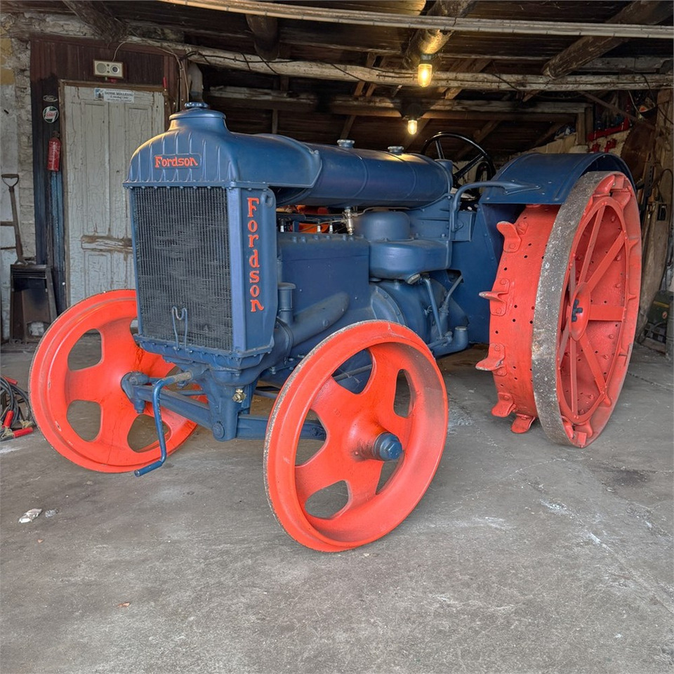 Fordson N - 장궤형 트랙터 : 사진 1 Fordson N - 장궤형 트랙터 : 사진 1