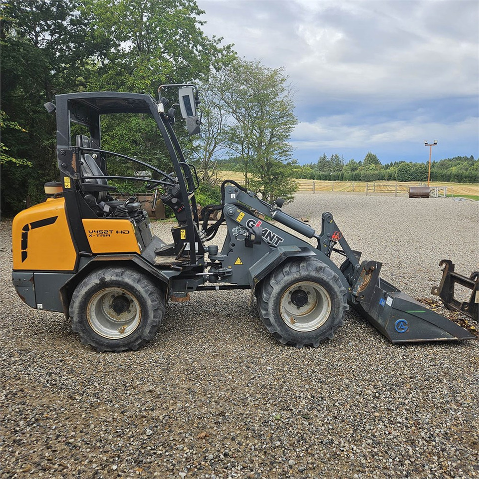 Giant V452T X-TRA HD - 휠 로더 : 사진 1 Giant V452T X-TRA HD - 휠 로더 : 사진 1