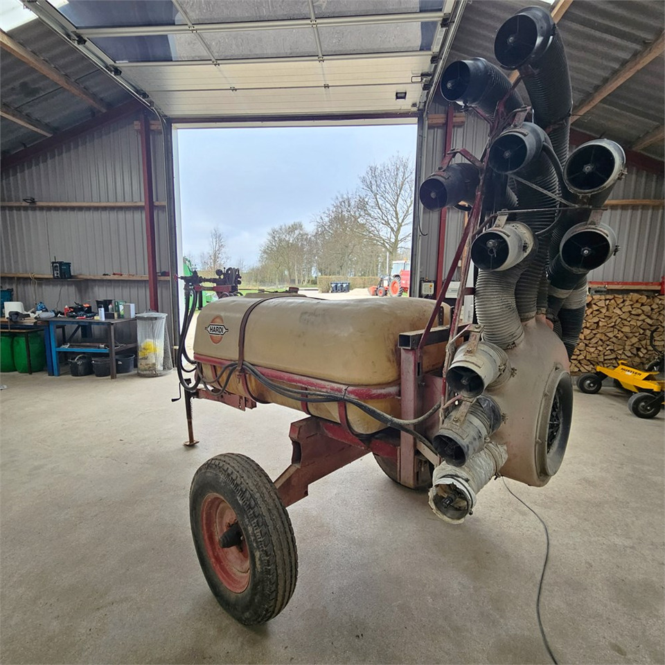 Hardi 800 l - 스프레이 : 사진 5 Hardi 800 l - 스프레이 : 사진 5