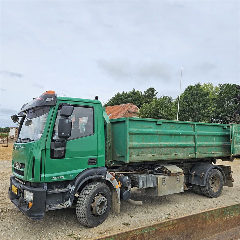 Iveco 160 E25 - 후크 리프트 트럭 : 사진 1 Iveco 160 E25 - 후크 리프트 트럭 : 사진 1