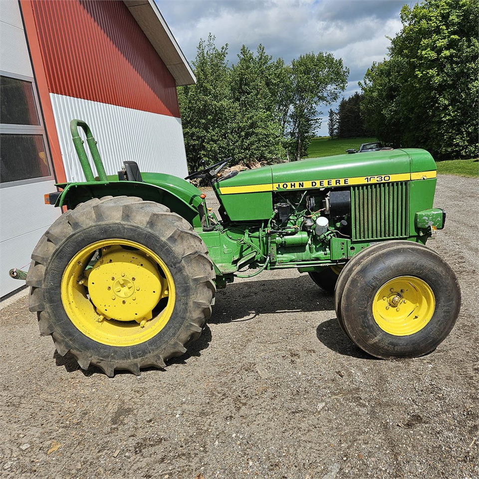 John Deere 1630 OU - 장궤형 트랙터 : 사진 2 John Deere 1630 OU - 장궤형 트랙터 : 사진 2