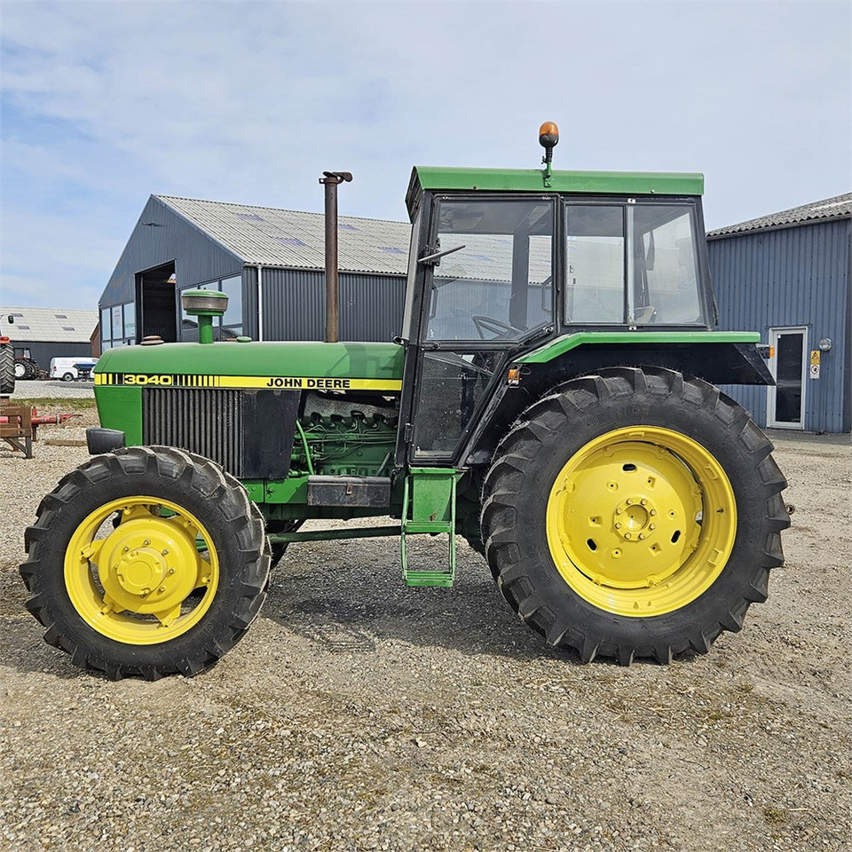 John Deere 3040 - 장궤형 트랙터 : 사진 4 John Deere 3040 - 장궤형 트랙터 : 사진 4