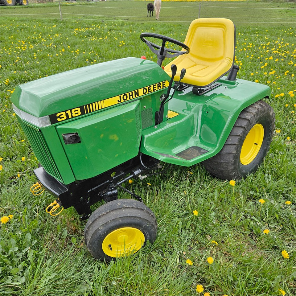 John Deere 318 - 지자체 트랙터 : 사진 1 John Deere 318 - 지자체 트랙터 : 사진 1