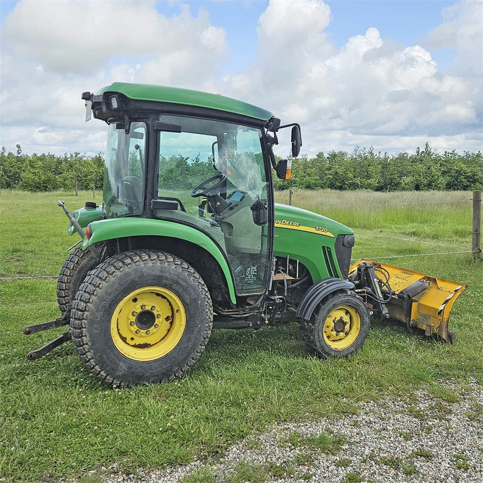 John Deere 3720 - 장궤형 트랙터 : 사진 3 John Deere 3720 - 장궤형 트랙터 : 사진 3