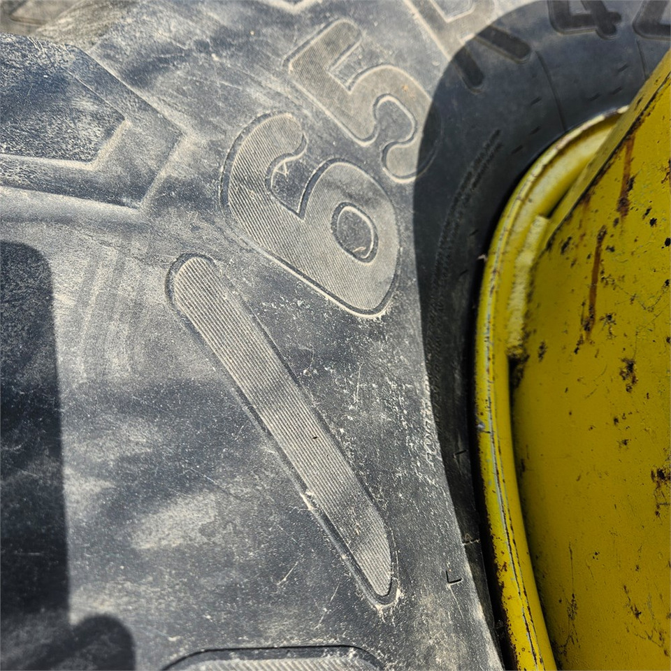 John Deere 650/65R42 - 장궤형 트랙터 : 사진 4 John Deere 650/65R42 - 장궤형 트랙터 : 사진 4