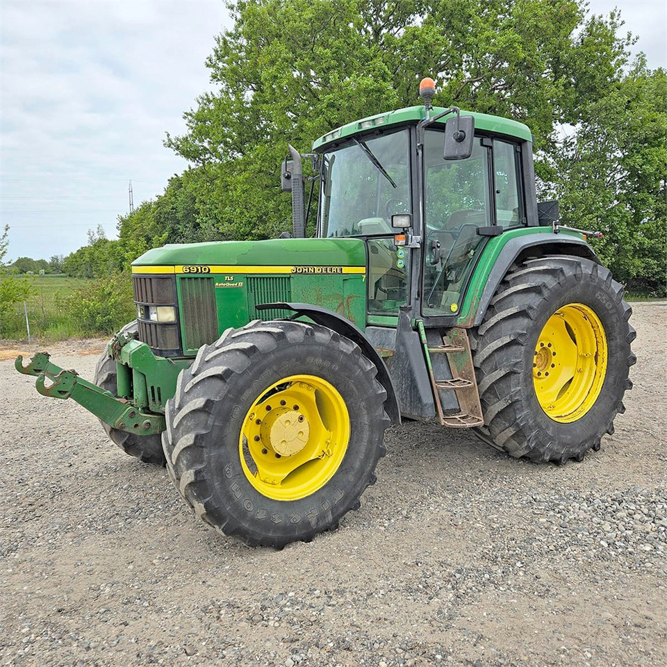 John Deere 6910 - 장궤형 트랙터 : 사진 1 John Deere 6910 - 장궤형 트랙터 : 사진 1