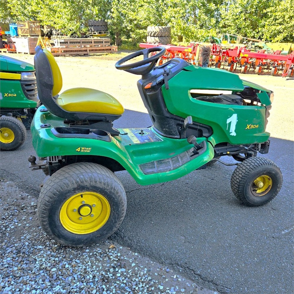 John Deere X304 - 정원 모어 : 사진 3 John Deere X304 - 정원 모어 : 사진 3