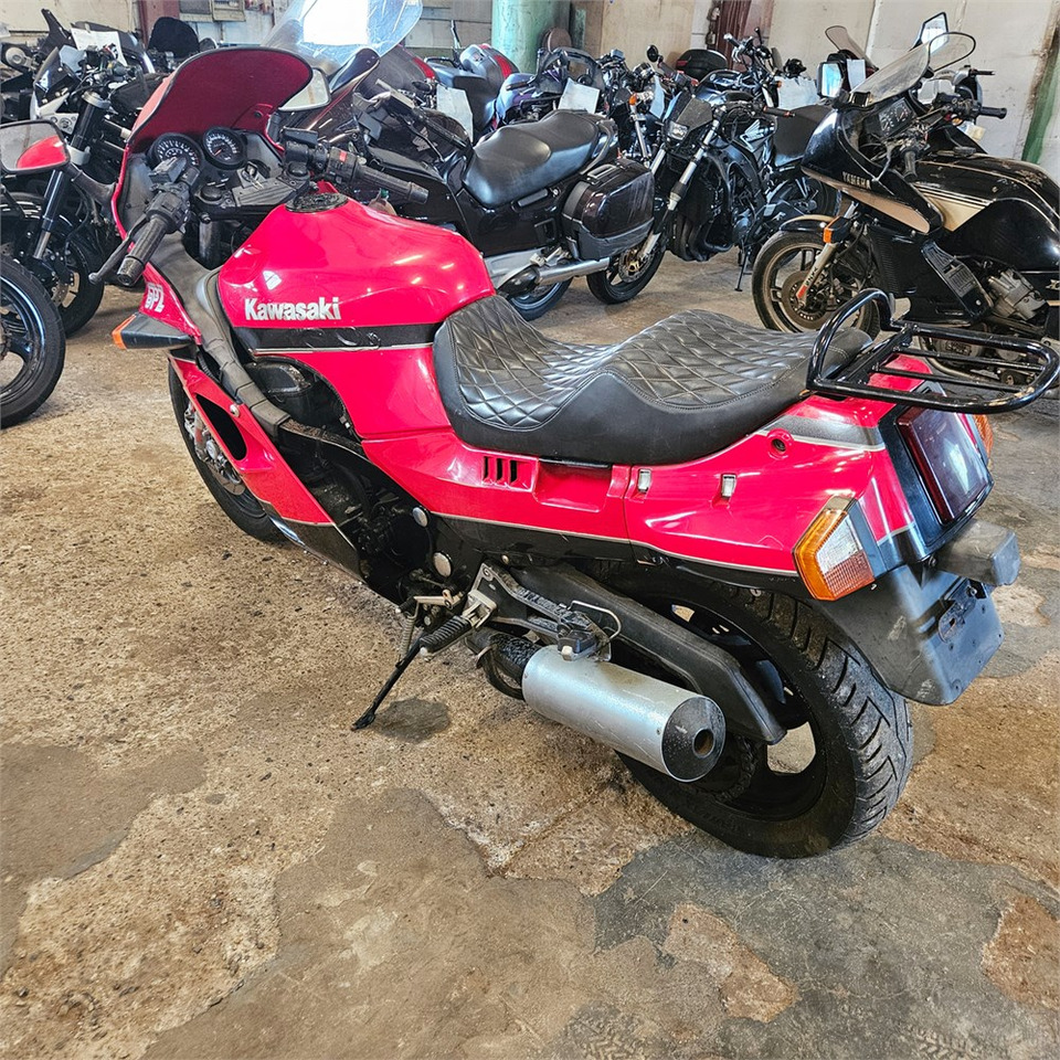 Kawasaki GPZ 1000 RX - 오토바이 : 사진 3 Kawasaki GPZ 1000 RX - 오토바이 : 사진 3