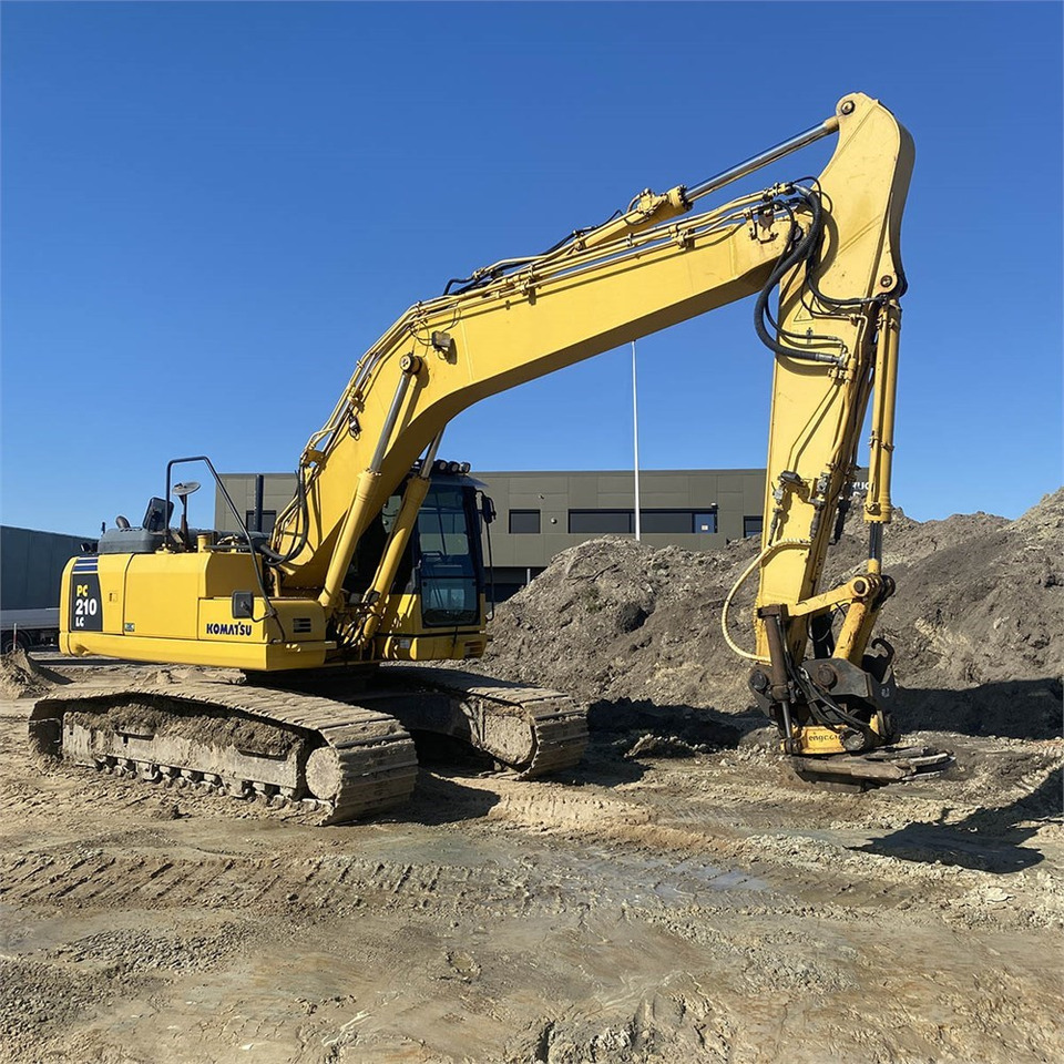 Komatsu PC210 LC-8K - 크롤러 굴삭기 : 사진 5 Komatsu PC210 LC-8K - 크롤러 굴삭기 : 사진 5
