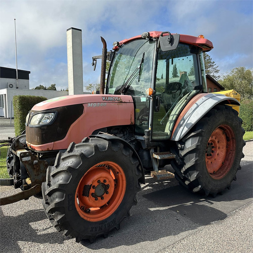 Kubota M 9540 2/4 WD - 장궤형 트랙터 : 사진 1 Kubota M 9540 2/4 WD - 장궤형 트랙터 : 사진 1