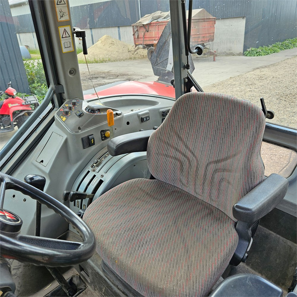 장궤형 트랙터 Massey Ferguson 4270 : 사진 10